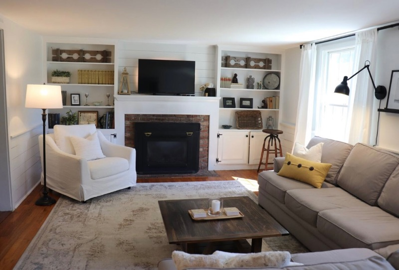 4 Bedroom Spacious Home Across from High School - Photo 4