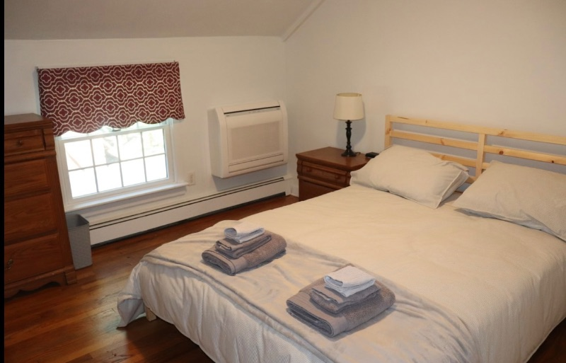 4 Bedroom Spacious Home Across from High School - Photo 9