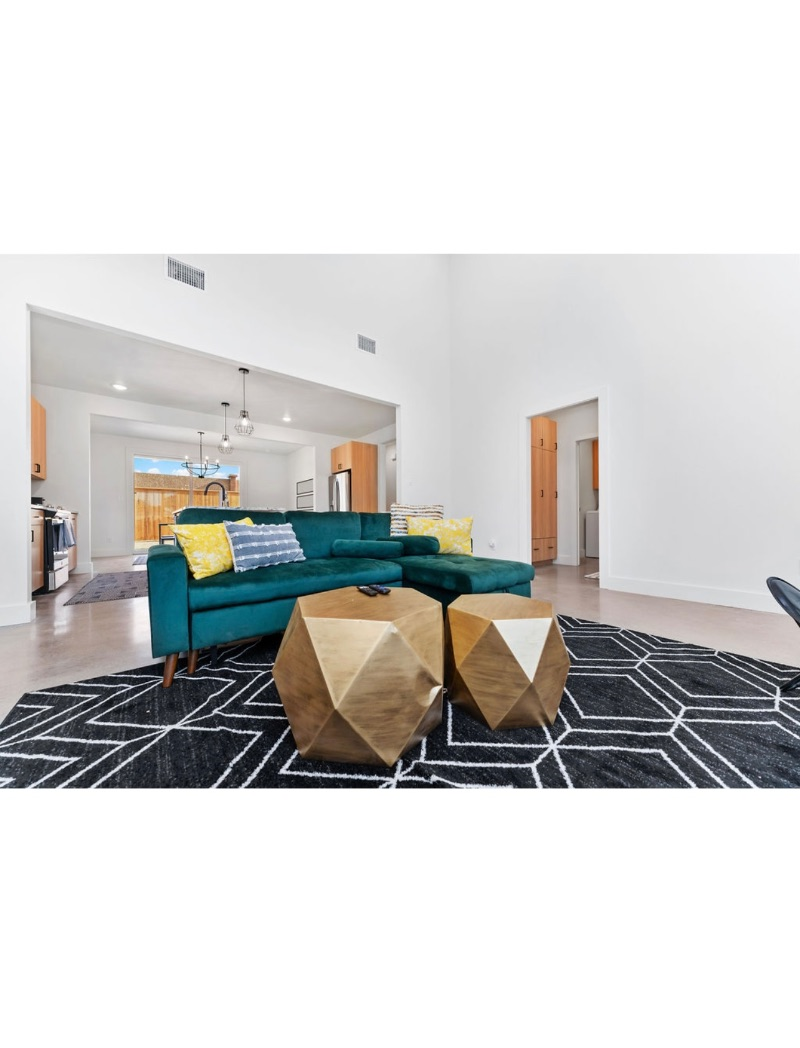 Unbeatable Modern Luxury in the LBK - Photo 2