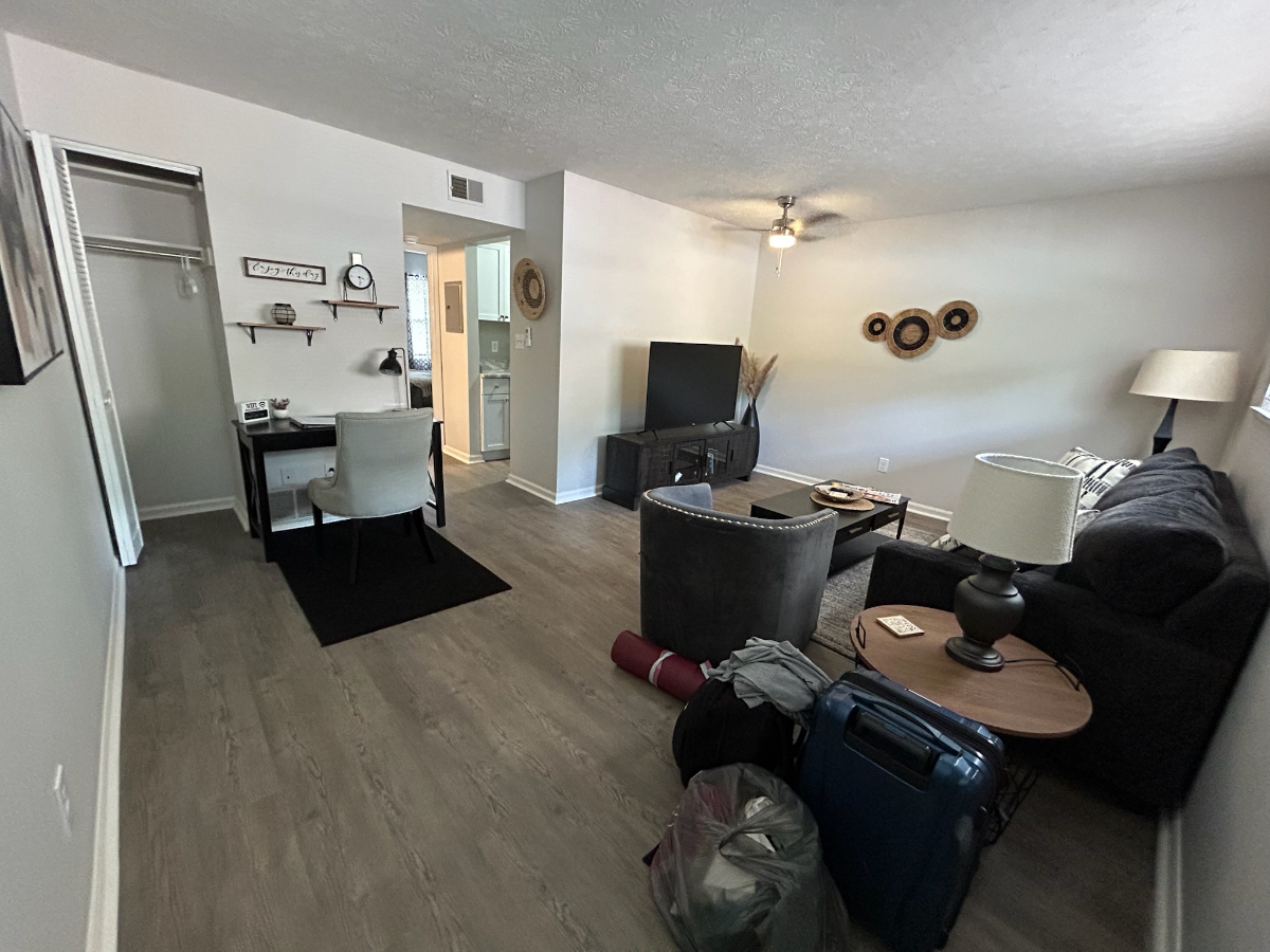 Quiet Apartment Heart of Crescent Hill Unit 309