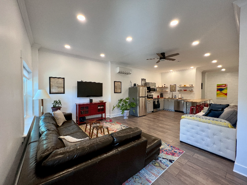 Spacious 1BR/1BA with view of Signal Mountain