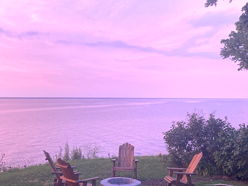Cottage like 5 BR, 3 Bath Farmhouse on Lake Ontario near Niagara Falls - Photo 2