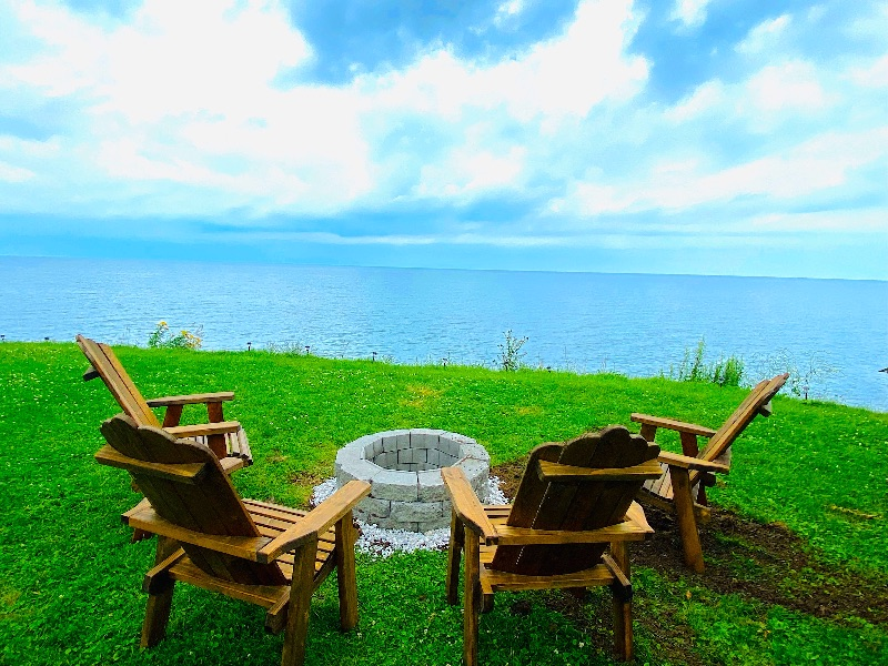 Cottage like 5 BR, 3 Bath Farmhouse on Lake Ontario near Niagara Falls - Photo 4