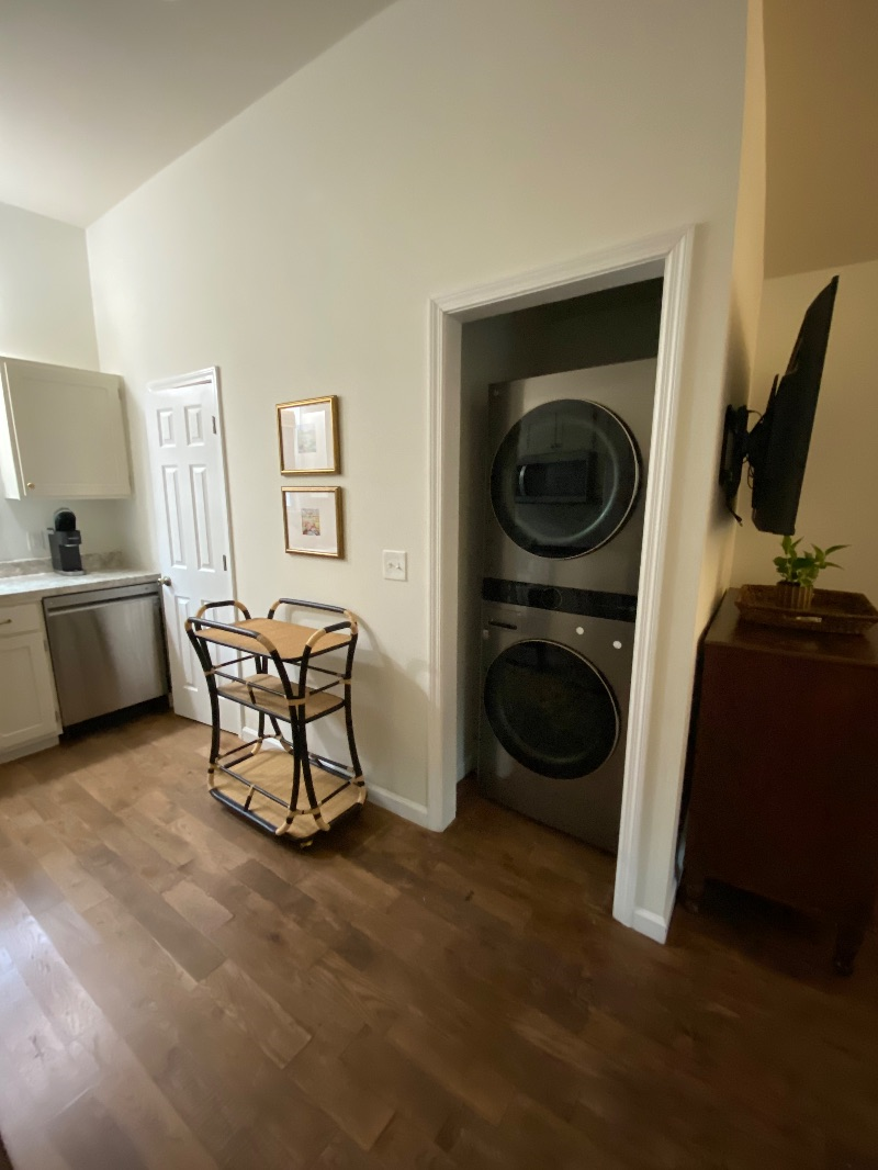 Private Tiny Home - Photo 4