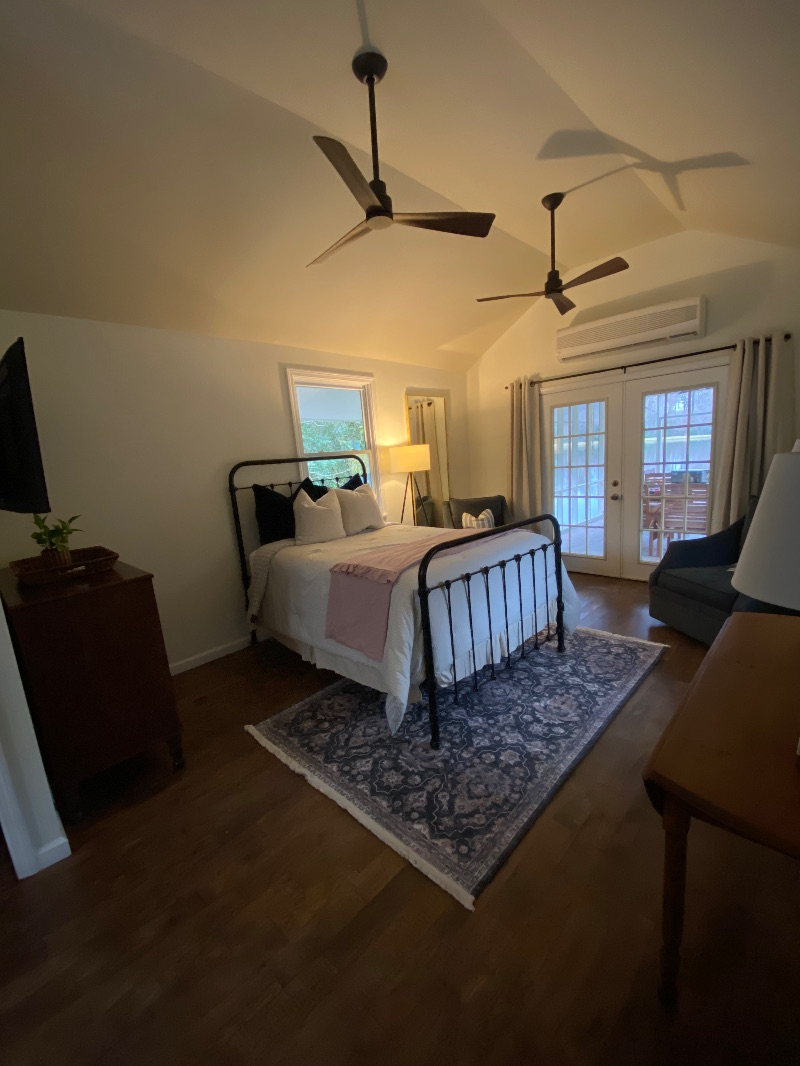 Private Tiny Home - Photo 6