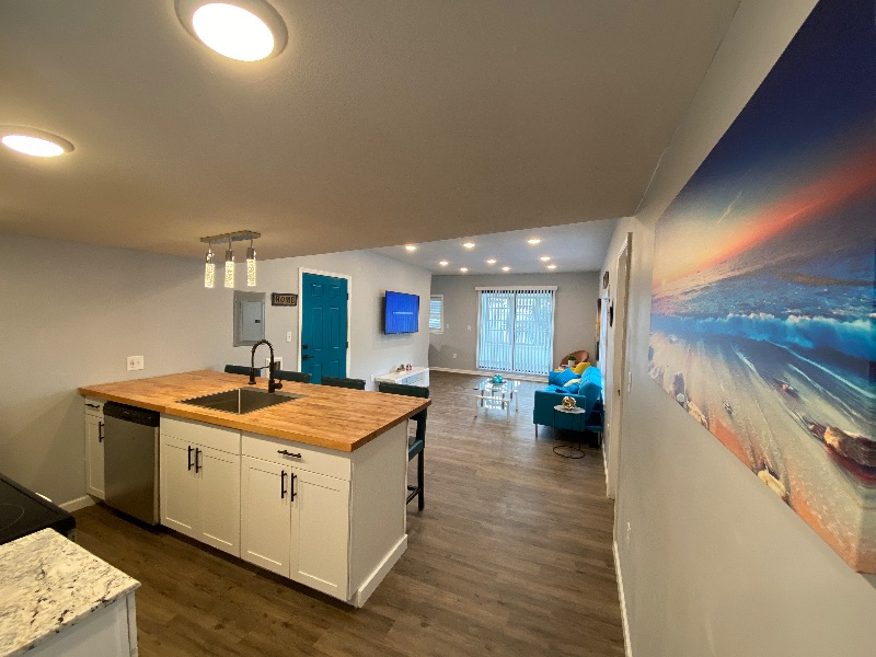 Modern 2bd 2ba Newly Renovated Apt! - Photo 3