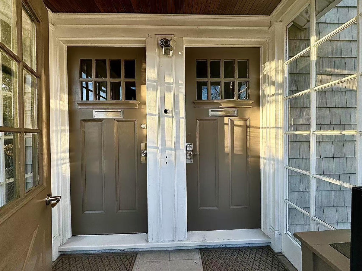 1 Bedroom Private Bathroom & Private Front and Back Entry - Photo 5