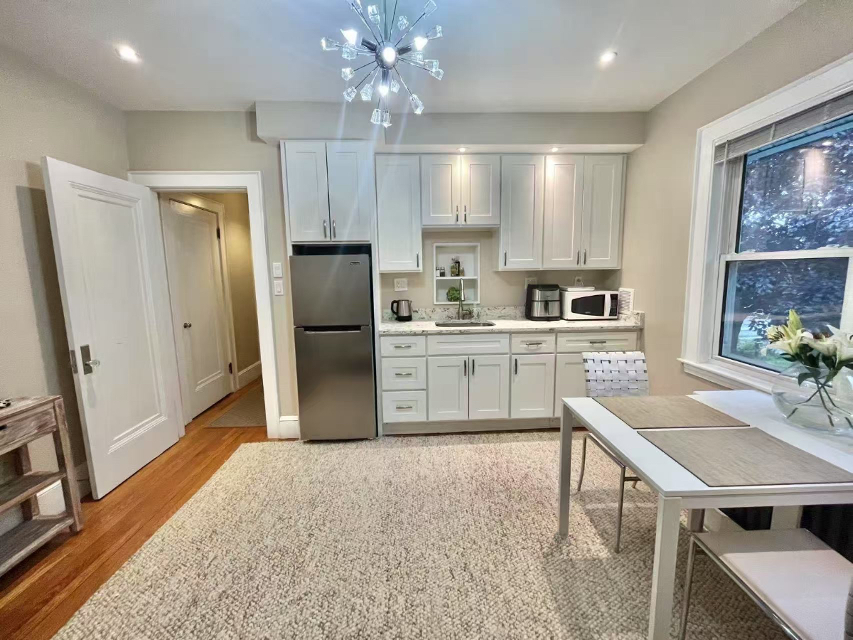1 Bedroom Private Bathroom & Private Front and Back Entry