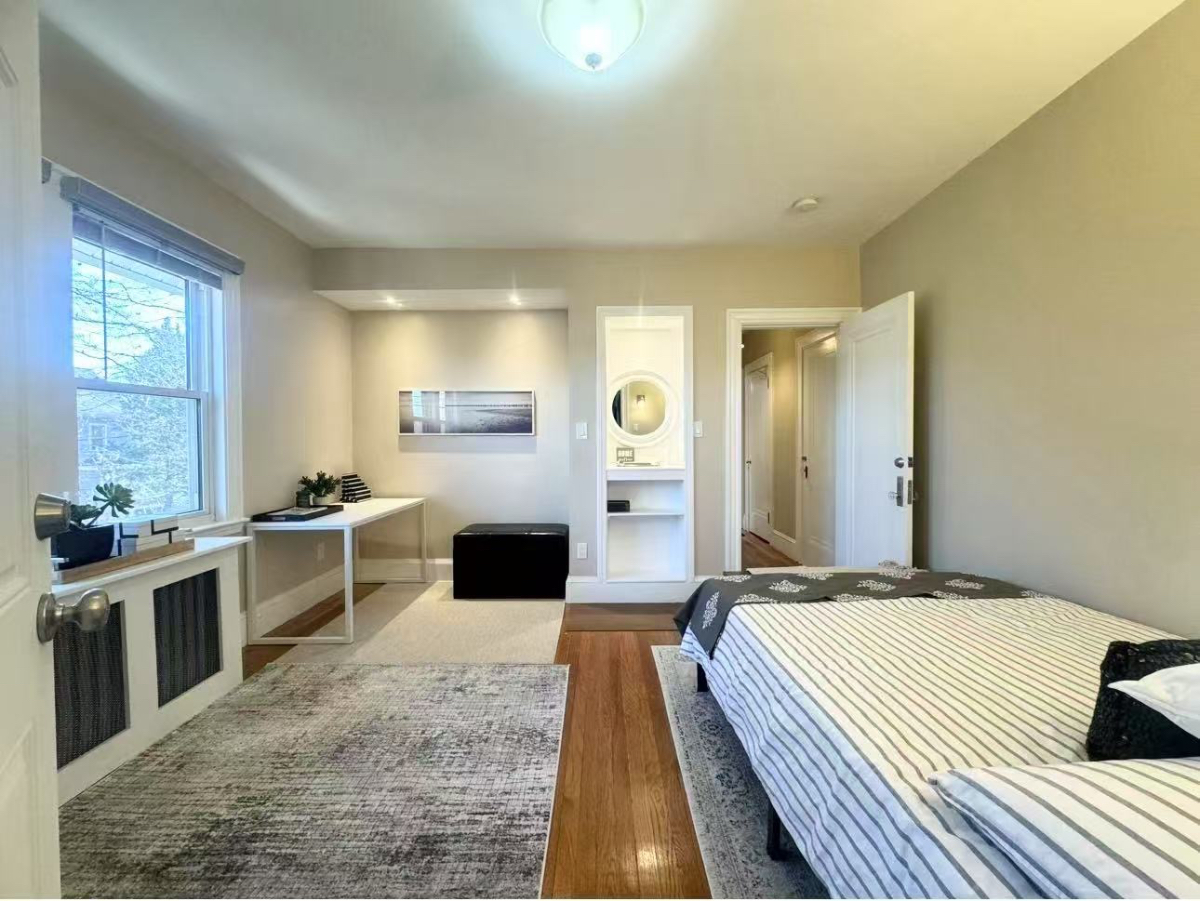 1 Bedroom Private Bathroom & Private Front and Back Entry - Photo 3