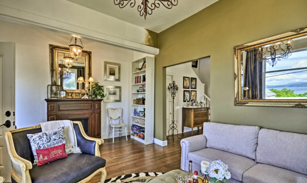Astoria 1880s Historical Duplex Townhouse Unit 915