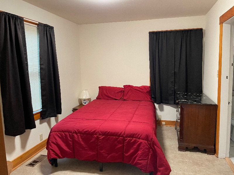 Downstairs Bedroom - Photo 2
