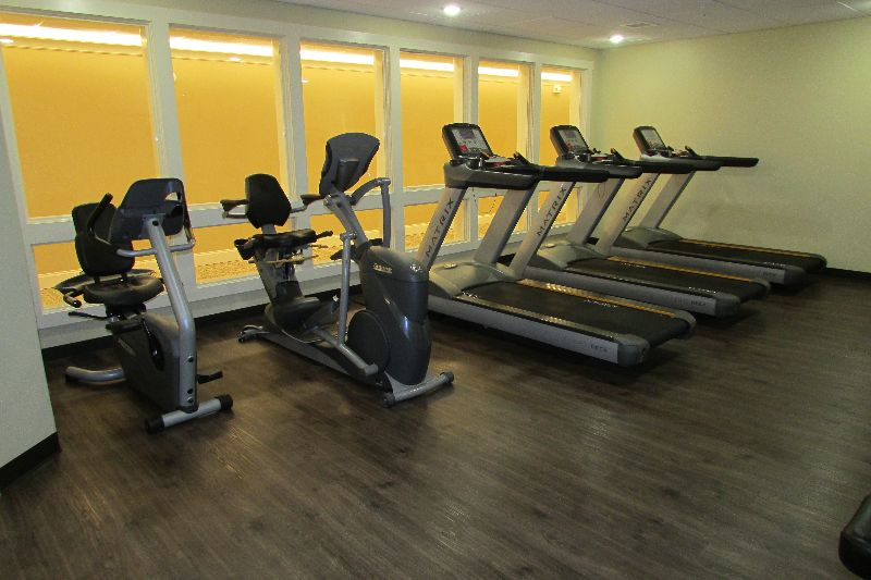 Spacious Studio Apartment in a Luxury Apartment Building - Photo 7