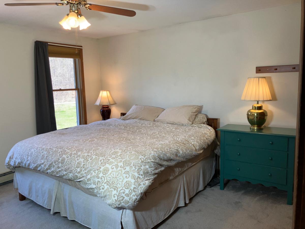 Travel Nurse Luxury Room in Country Colonial - Photo 3