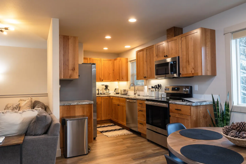 New Construction Guesthouse near Old Mill Downtown Bend - Photo 2
