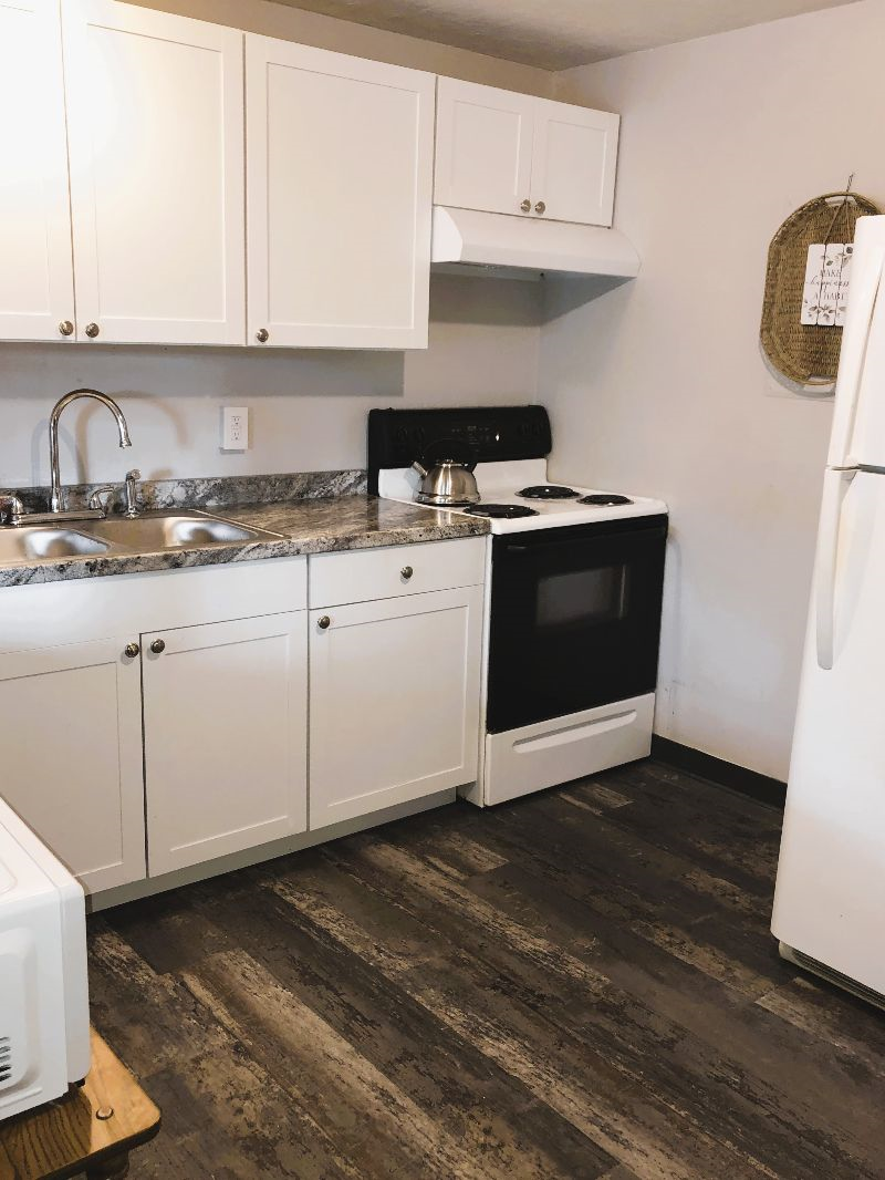 Amazing 2 Bedroom / Apt 9 - Photo 2