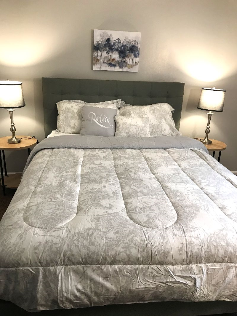 Amazing 2 Bedroom / Apt 9 - Photo 6