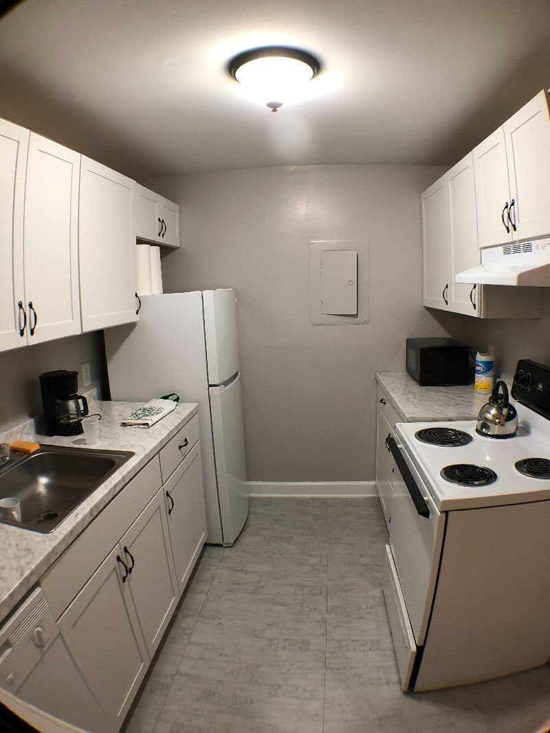 Amazing 2 Bedroom / Apt 9 - Photo 3