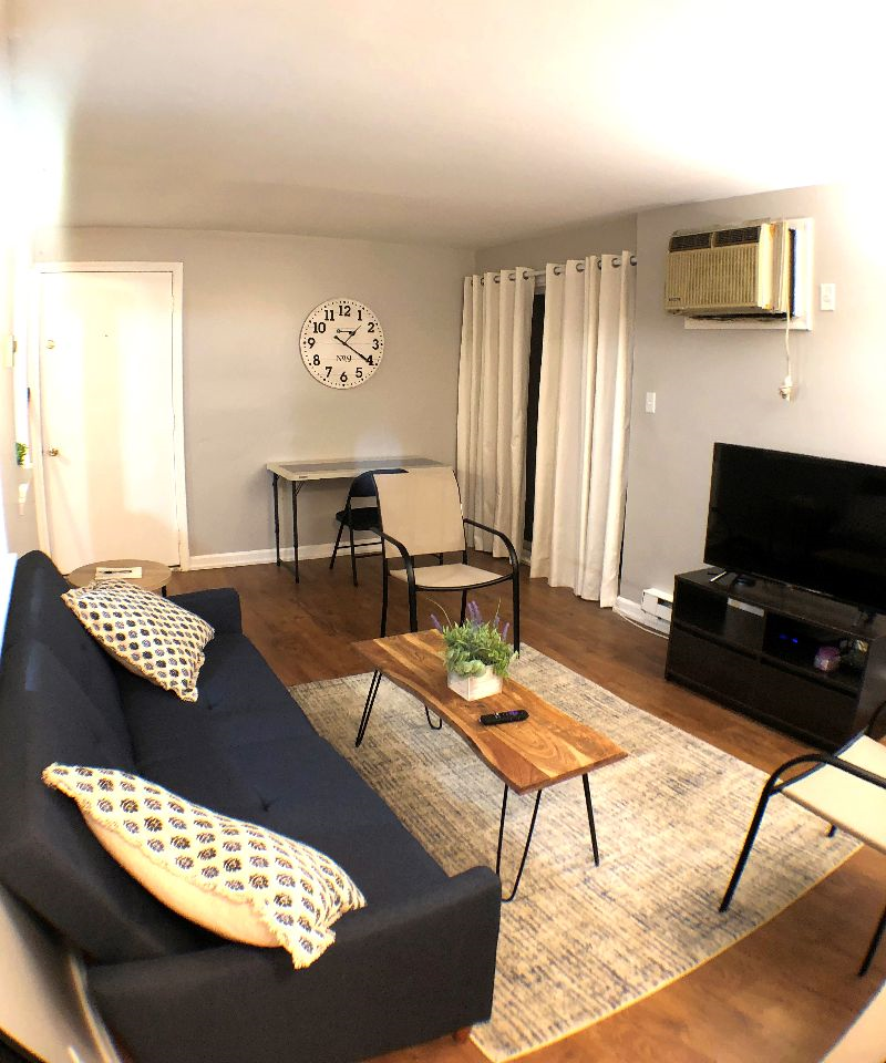 Amazing 2 Bedroom / Apt 9 - Photo 2