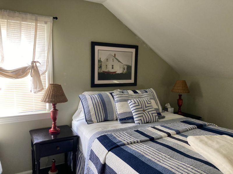 Charming Bedroom Home in Palmyra with shared kitchen. - Photo 6