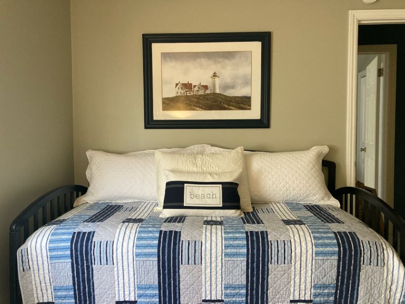 Charming Bedroom Home in Palmyra with shared kitchen. - Photo 10
