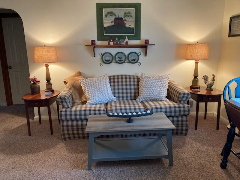Charming Bedroom Home in Palmyra with shared kitchen. - Photo 11
