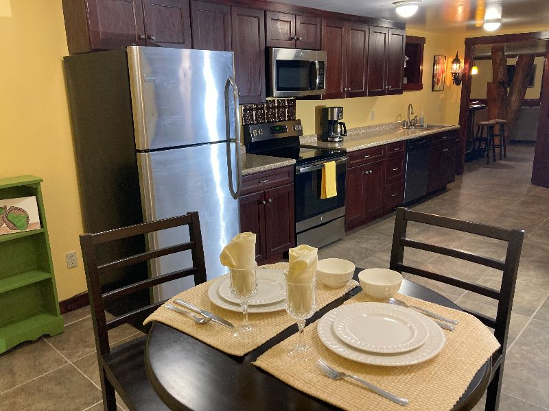 COMFORTABLE / QUIET / SAFE / 1 BEDROOM APARTMENT/ FULLY FURNISHED - Photo 3