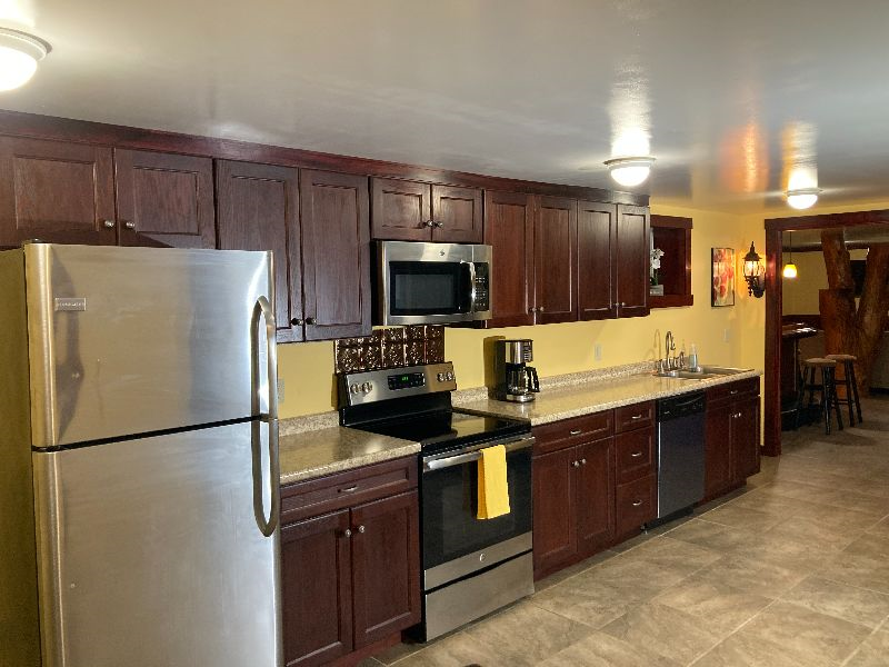 COMFORTABLE / QUIET / SAFE / 1 BEDROOM APARTMENT/ FULLY FURNISHED - Photo 2