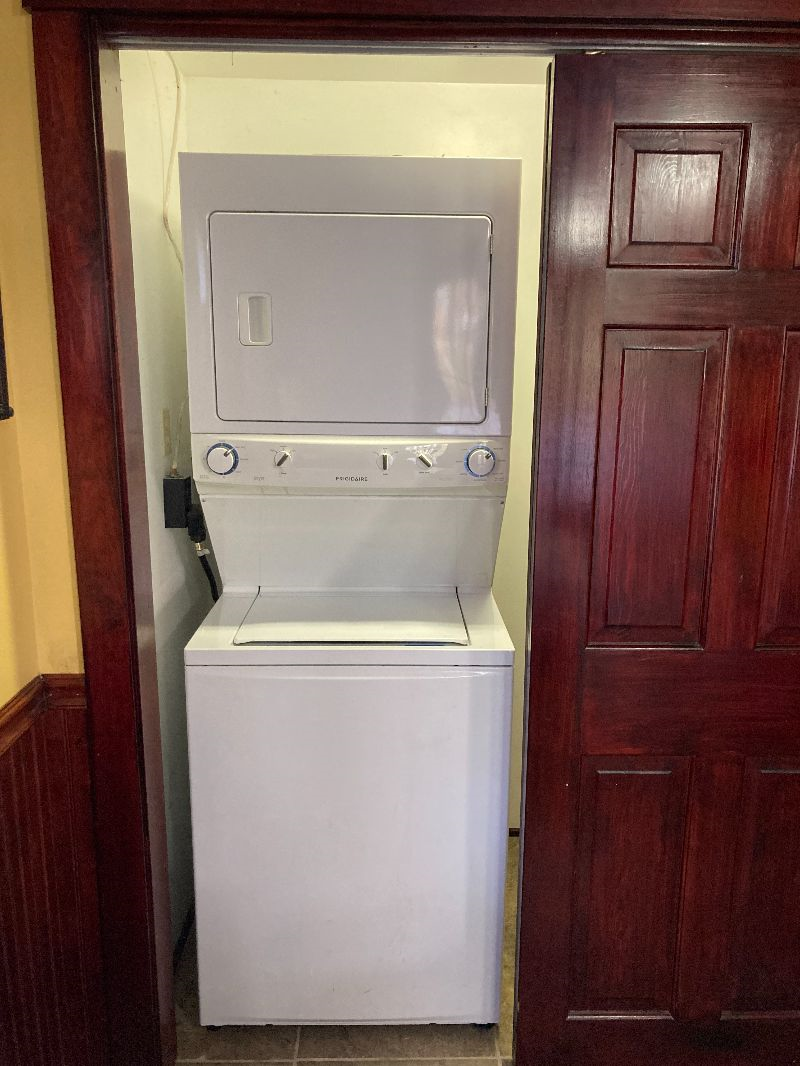 COMFORTABLE / QUIET / SAFE / 1 BEDROOM APARTMENT/ FULLY FURNISHED - Photo 12