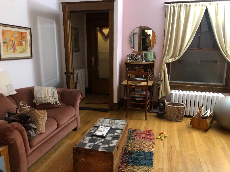 Cozy home in college community - Photo 4