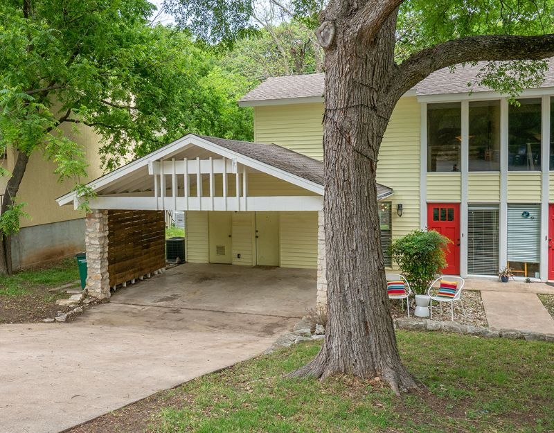 Remodeled Duplex House A - Photo 3