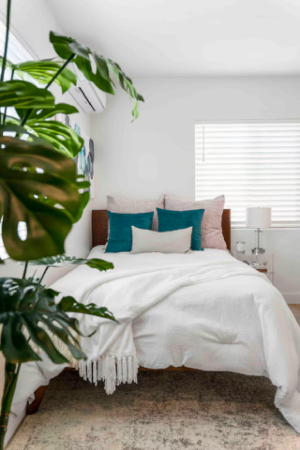 Gorgeous and Serene Studio With Private Parking - Photo 8
