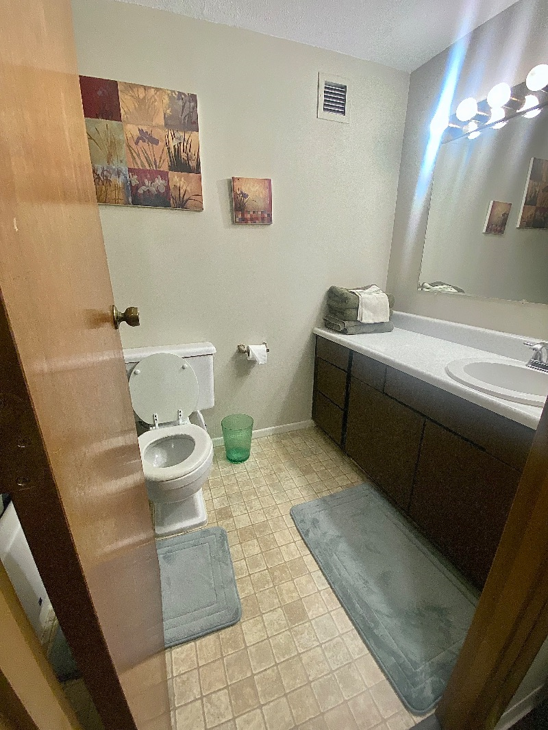 High floor condo! Minutes from multiple hosipitals! - Photo 8