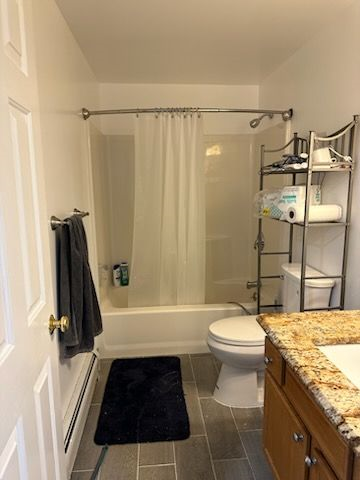 One bedroom - Photo 1
