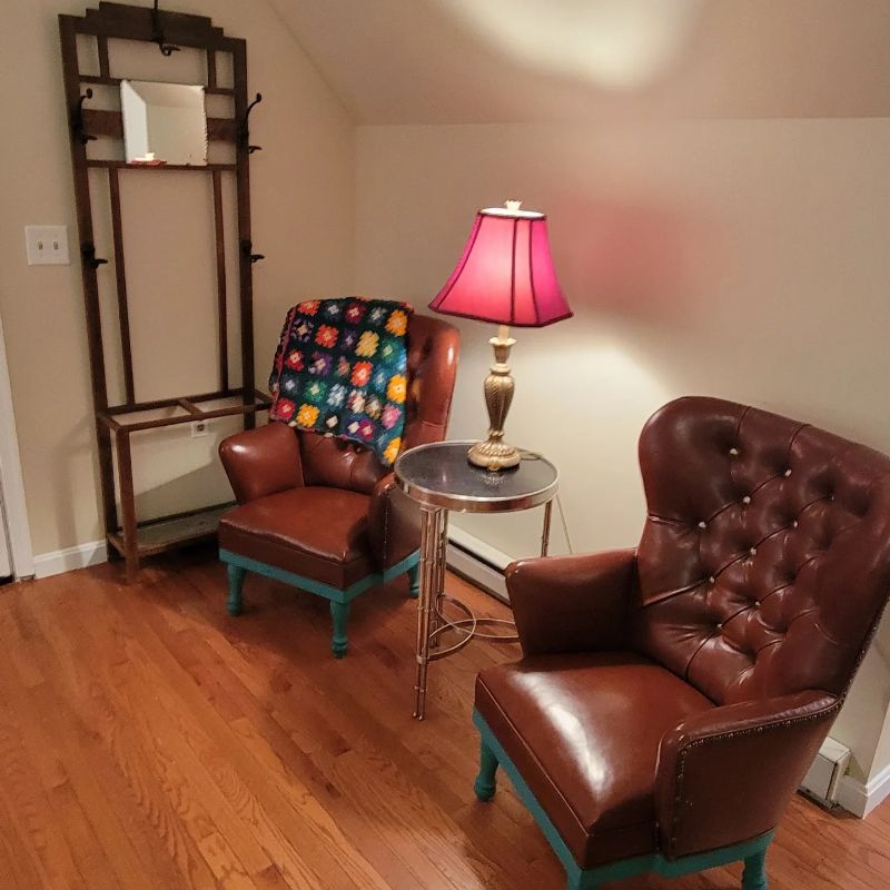 Private above garage studio apartment - Photo 4