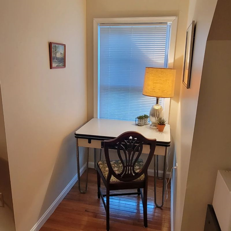 Private above garage studio apartment - Photo 7