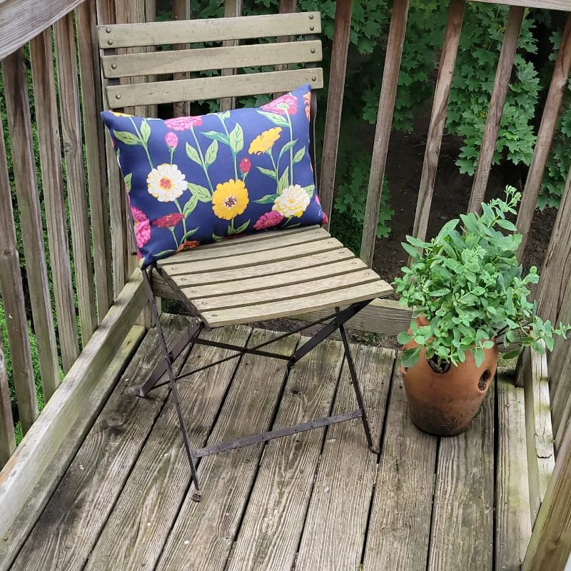 Private above garage studio apartment - Photo 8