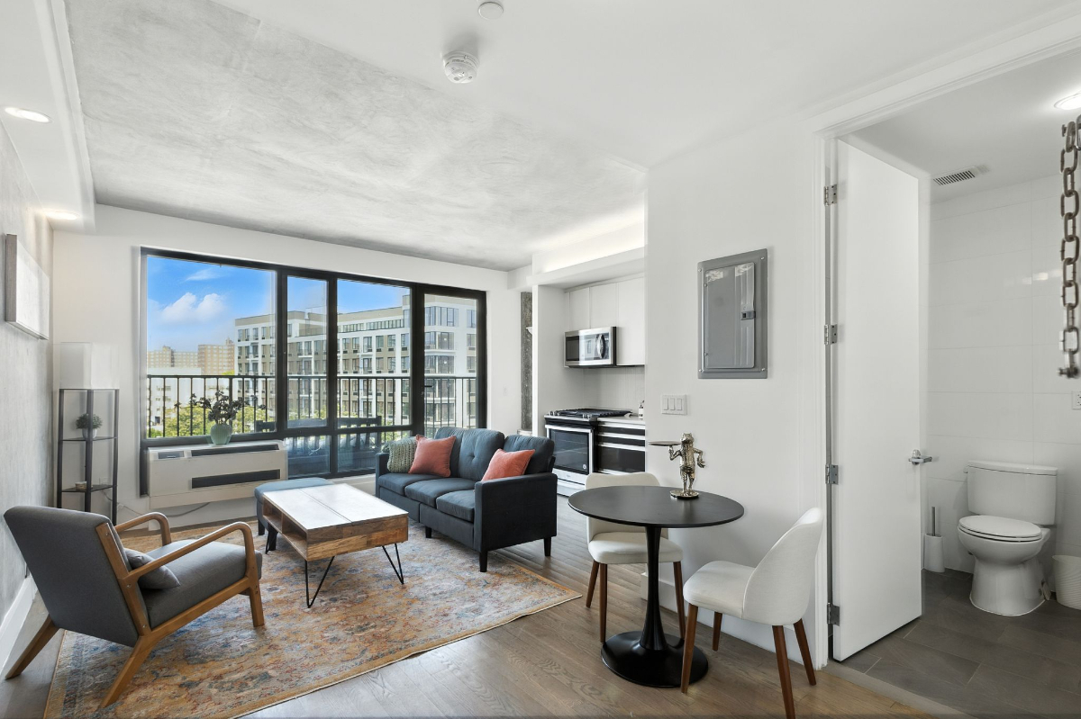 1 bedroom condo in Luxury Loft Building - Photo 3