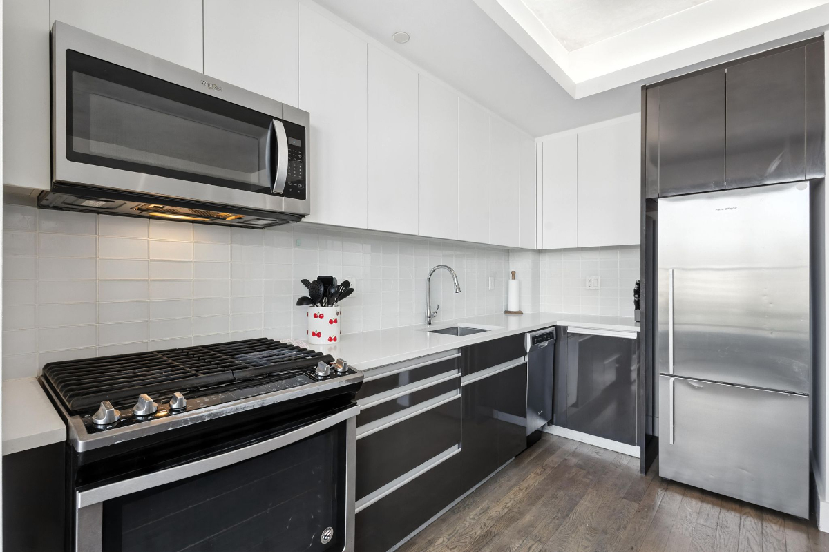 1 bedroom condo in Luxury Loft Building - Photo 2