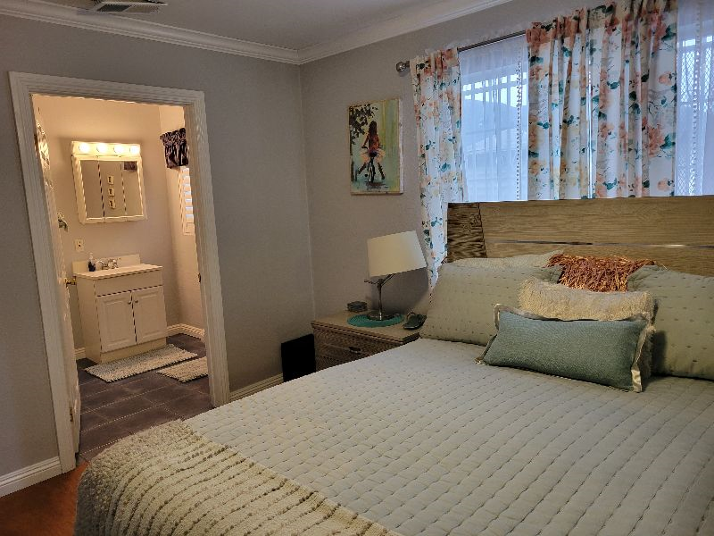 Rm 1- 1,100, 20 minutes to Kaiser WLA, 30 minutes to Cedars Sanai Hospitals - Photo 4