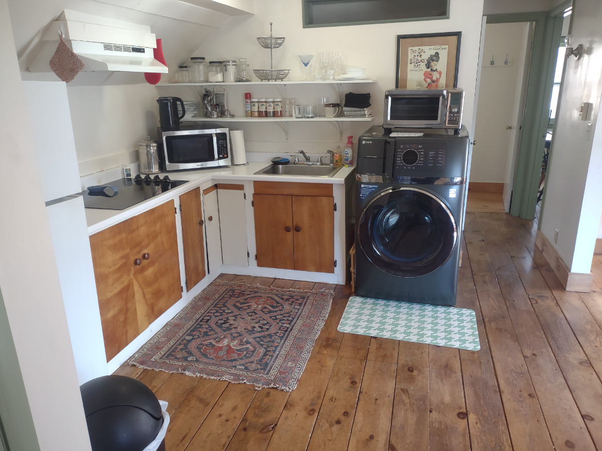 Carriage House apartment for rent - Photo 5