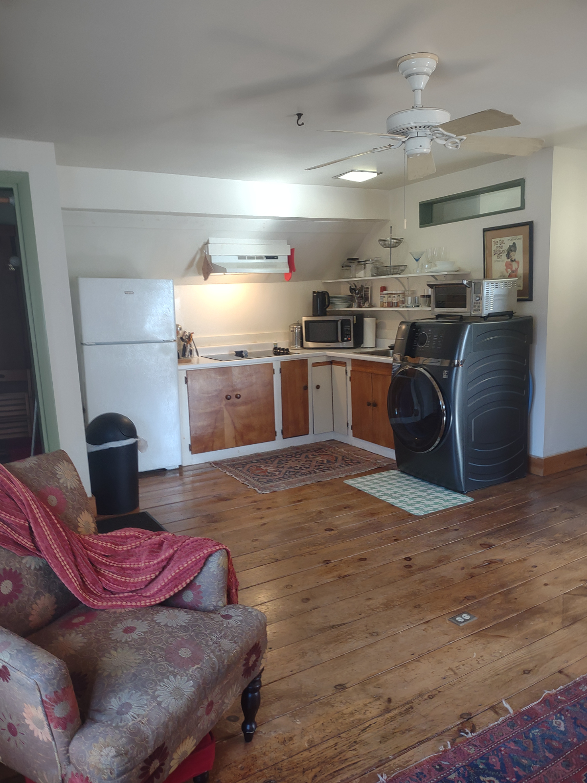 Carriage House apartment for rent - Photo 6