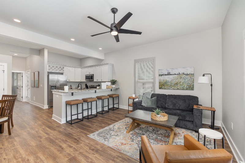 Modern Condo in Heart of DT, 2nd Floor (Unit 515)