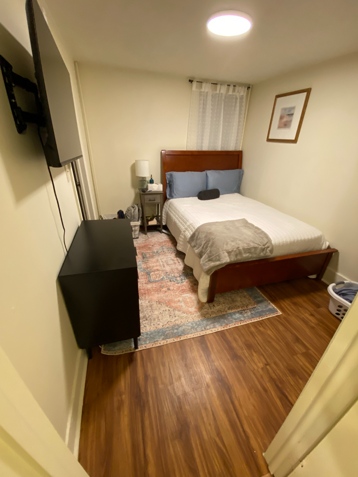 Cozy  1 Bedroom Apartment Close to Hospital - Photo 4