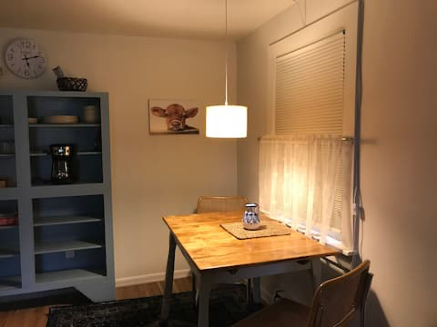 Cozy  1 Bedroom Apartment Close to Hospital - Photo 8