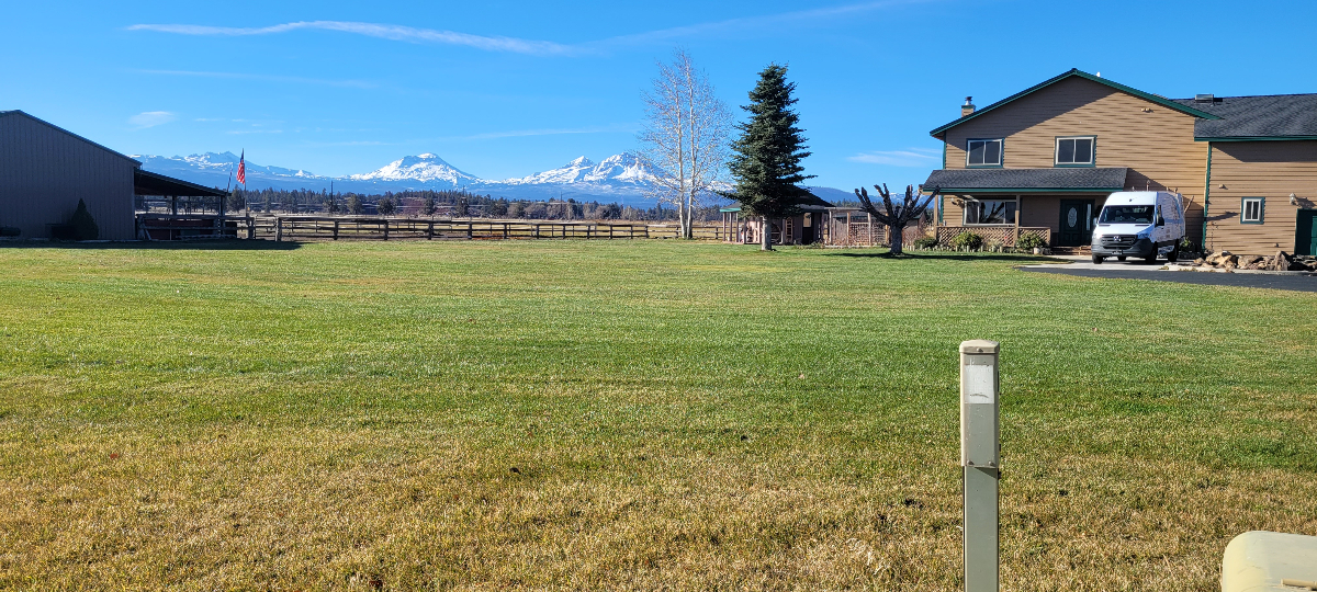 Country Suite with View. Convenient Location comute to Redmond or Bend. - Photo 5