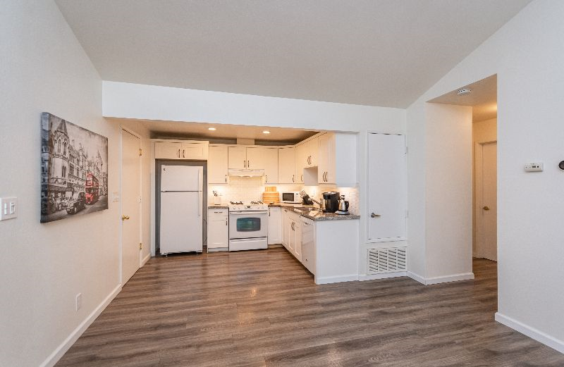 Remodeled 2BD, 1 BA home close to work, parks and shopping - Photo 6