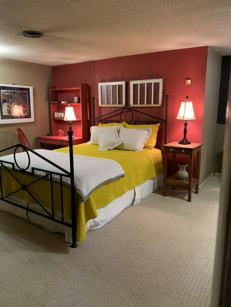Cozy basement flat in historic neighborhood - Photo 1