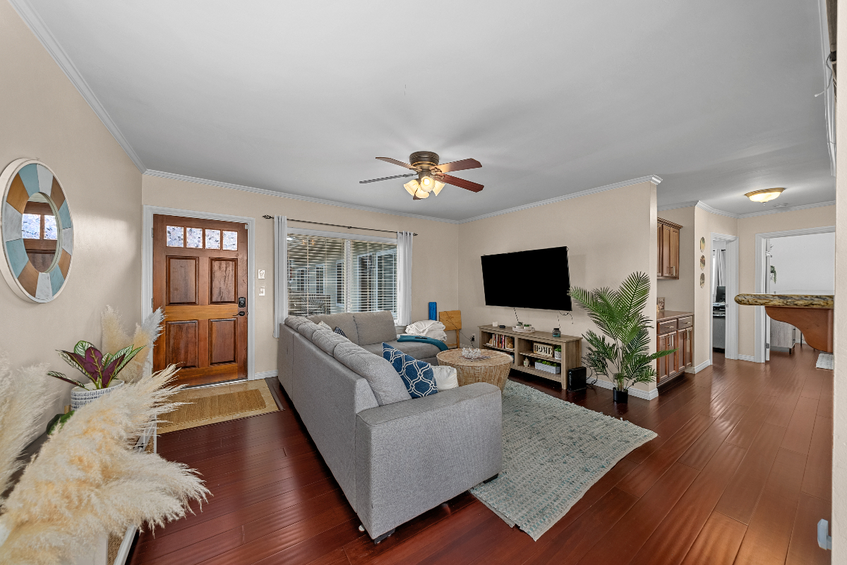 Cozy Condo in North Park Near Hospitals - Photo 2