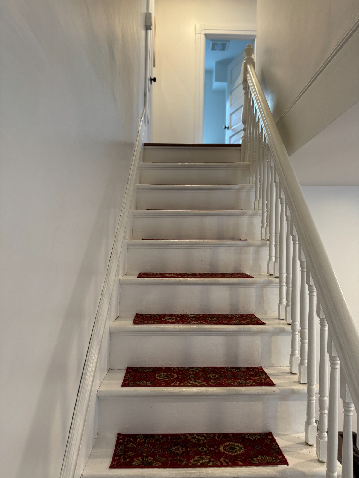 Renovated downtown 2Bed/1Bath Apartment, walking distance to UVMMC, pet friendly, free parking - Photo 7