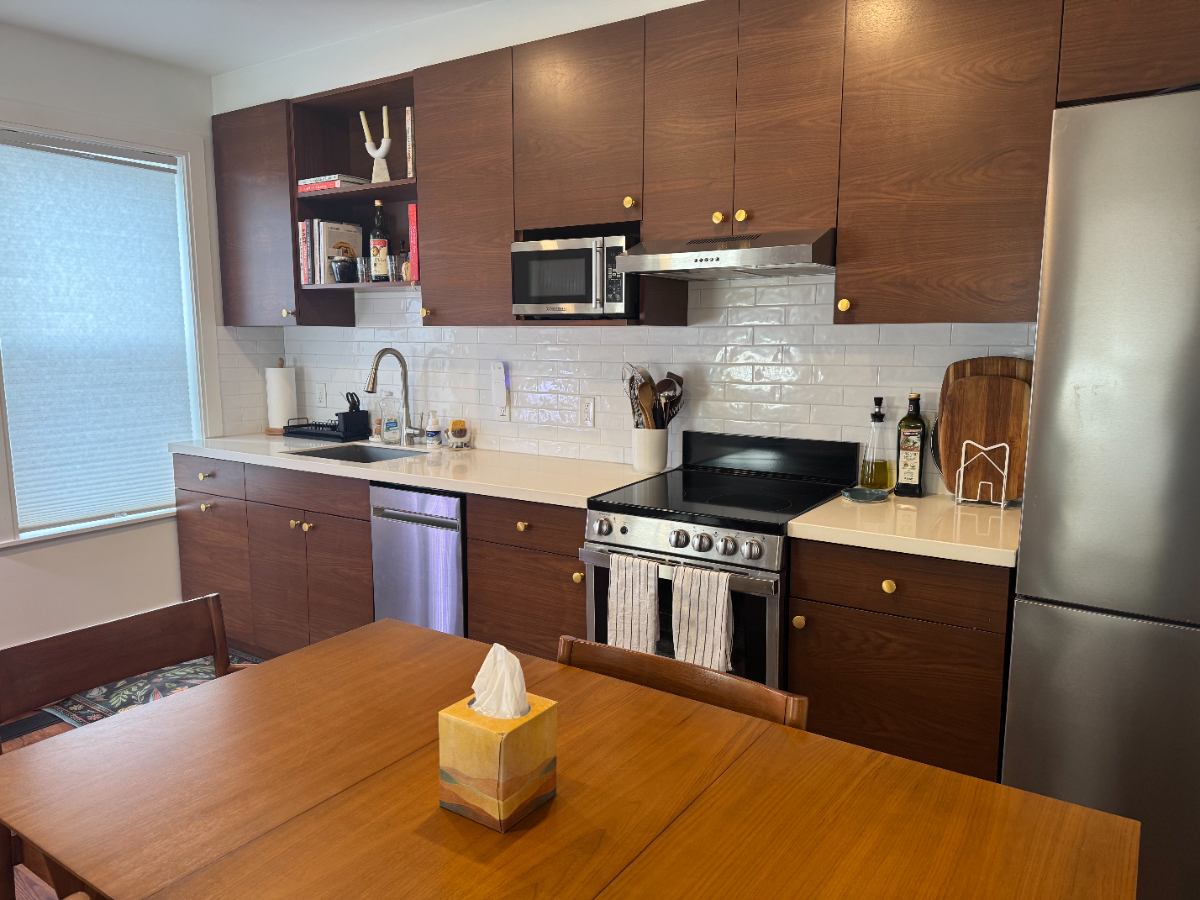 Renovated downtown 2Bed/1Bath Apartment, walking distance to UVMMC, pet friendly, free parking - Photo 4